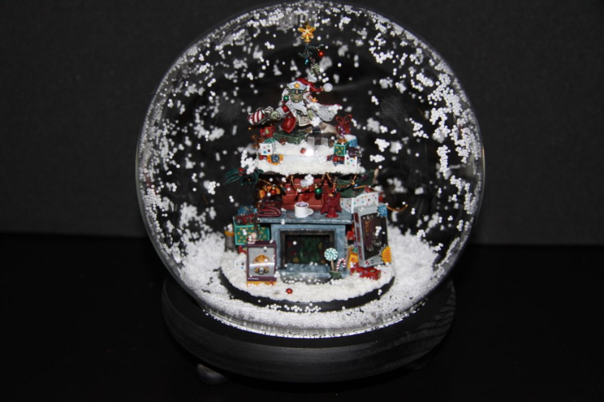 Snowglobesmall1