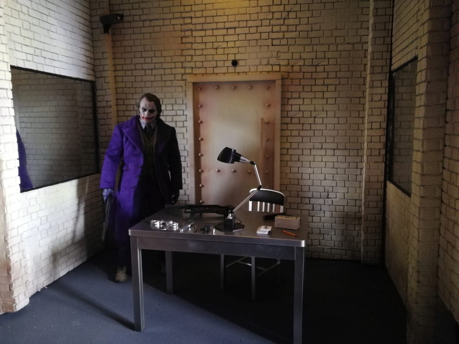 interrogatorio_de_joker_y_batman_a_escala_1.6